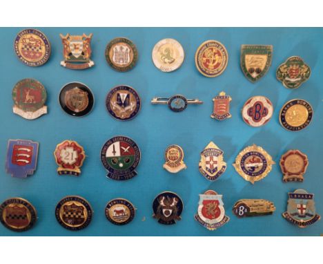 VINTAGE BOWLING BADGES X 28