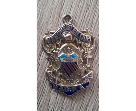 1902-03 MANCHESTER CITY MEDAL FOR WINNING THE MANCHESTER CUP
Awarded to R Dearden
&nbsp;