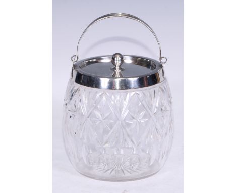 An Edwardian silver mounted cut glass biscuit barrel, globular finial, swing handle, star-cut base, 17cm high, Birmingham 190