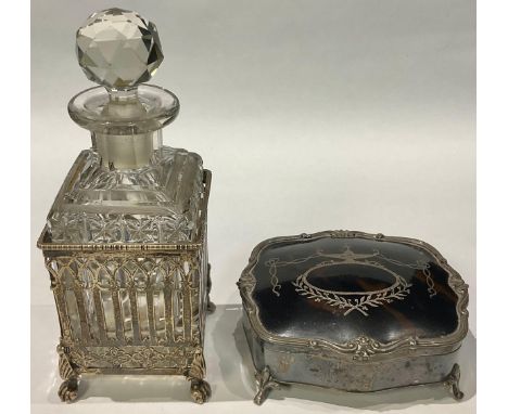 An early 20th century rectangular cut glass scent bottle and silver stand, Chester 1912, 69g; a silver and tortoise shell tri