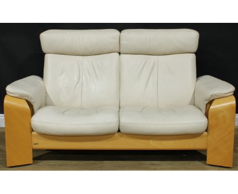 An Ekornes Stressless reclining sofa, 96.5cm high, 170.5cm wide, the seat 126cm wide and 52cm deep 