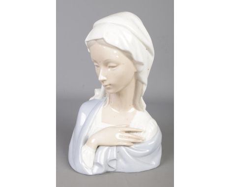 A Lladro ceramic bust formed as the Virgin Mary (G-25 E). Approx. height 22.5cm.