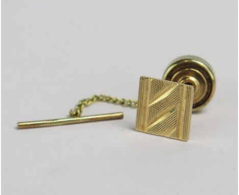 A 9ct Gold Tie Pin, hallmarked, 1.08g without non gold clasp