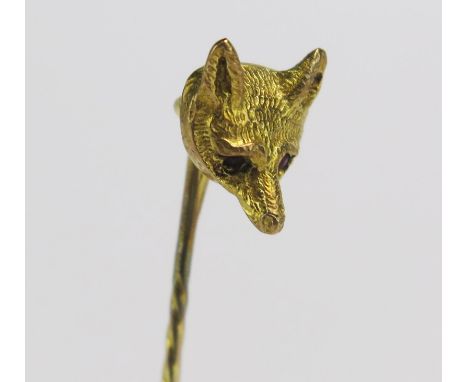 A 9ct Gold Fox Mask Pin with ruby eyes, 53.1mm, hallmarked, 2.83g