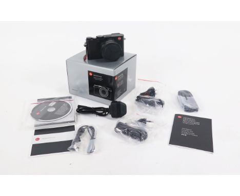 Leica D-Lux Typ 109 Digital Camera with DC Vario-Summilux 1:1.7-2.8/10.9-34 lens, with battery, strap, media transfer cable, 