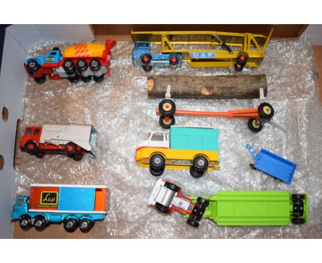 A collection Matchbox Super Kings vintage die cast model vehicles to include K-14 Freight Liner, K-6 Cement Mixer, K-17 Dyson