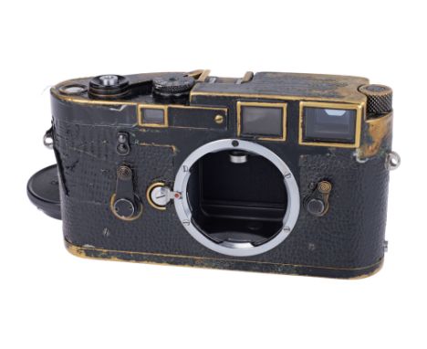 1965, black, serial no. 1134112, body, F, shutter working, complete with original bill of sale from Kafetz Cameras Ltd, dated