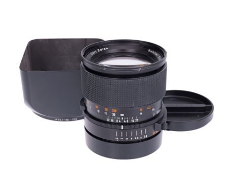 Hasselblad V mount, black, serial no. 6948011, body, VG, elements, VG-E, complete with maker's caps and lens hood