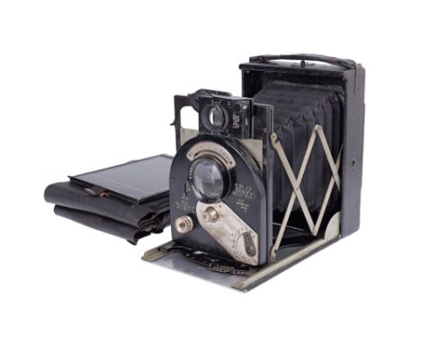 1913, black, serial no. E508, with Ross Xpres f/4.5 136mm lens, serial no. 107220, body, G, shutter working, bellows require 