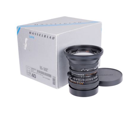 Hasselblad V mount, black, serial no. 7475399, body, VG-E, shutter working, elements, VG, some light internal haze, complete 