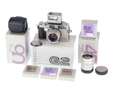 1996-97, champagne, serial no. 043512, with Carl Zeiss Planar T* f/2 45mm lens, champagne, serial no. 9513096, body, VG, shut