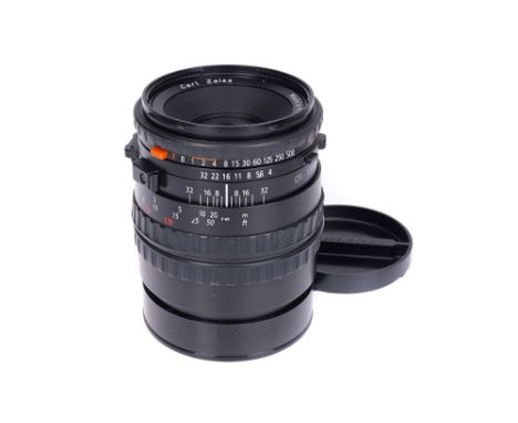 Hasselblad V mount, black, serial no. 8848531, body, G-VG, shutter working, elements, VG-E, complete with maker's caps