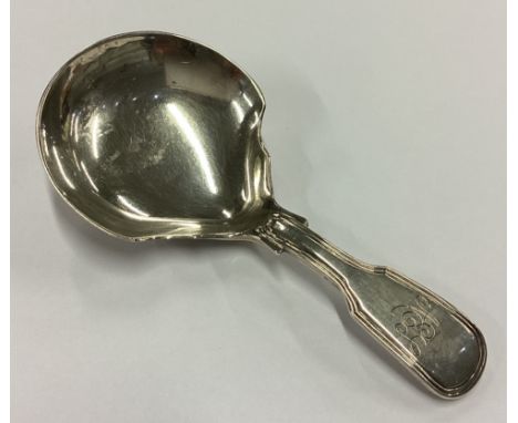 A heavy William IV silver caddy spoon. London 1837. Approx. 22 grams. Est. £50 - £80.
