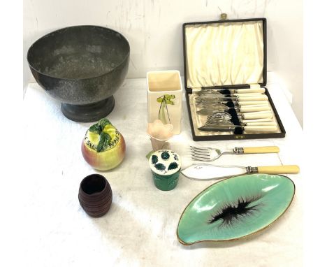 Large selection of miscellaneous to include fruit box, Carlton ware etc 