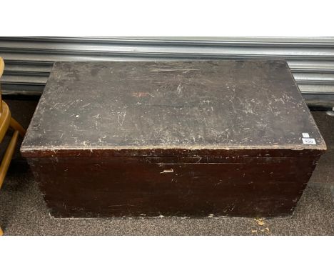 Vintage pine trunk approx measures 17 inches tall, 39 inches wide and 21inches depth 