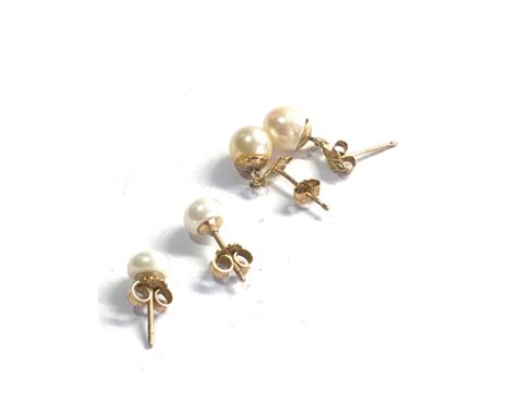 2 x 9ct gold pearl earrings 2.7g 