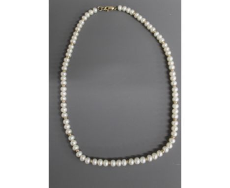 Cultured pearl &amp; 9ct gold necklace