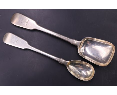 A William IV silver long handled fiddle pattern caddy spoon and matching condiment spoon, London, 1836, 47 g gross, longest 1