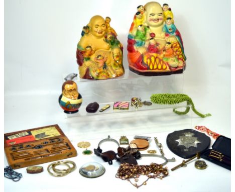 A collectors' lot comprising costume jewellery, a ladies' Fossil wristwatch, fountain pens, a miniature hip flask, a cased se