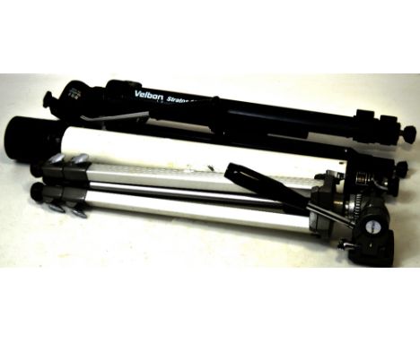 A Prinz Astral telescope model 100 with two metal tripod stands (3).