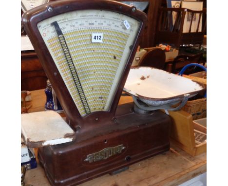 Testuk Art Deco enamelled shop scales