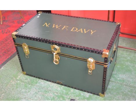 A Mossman reproduction trunk