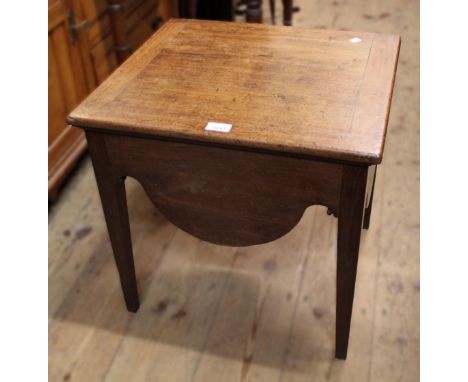 George III mahogany commode with hinged lid above a shaped apron, 52cm wide 
