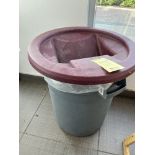 Poubelle SAN JAMAR, avec Dessus