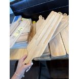 LOT: (20) Planches/Présentoirs en Bois, 24'' x 5''