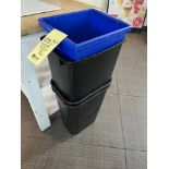 LOT: (3) Poubelles Noires & (1) Petit Bac Bleu