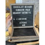 LOT: (4) Tableau, avec Lettres