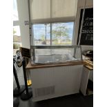 Congélateur pour Crème Glacée, 52'' x 33'' x 40''H, avec Enclos en Bois sur Surfaces