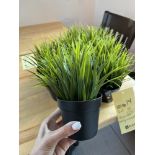 LOT: (10) Plantes Artificelles