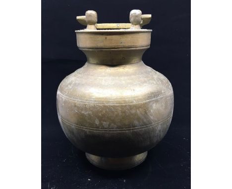 An Indian bronze lidded vessel. H:19cm