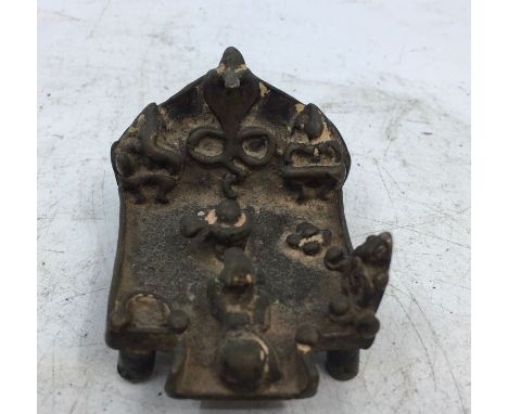 A small Indian bronze figure of deities. H:3cm