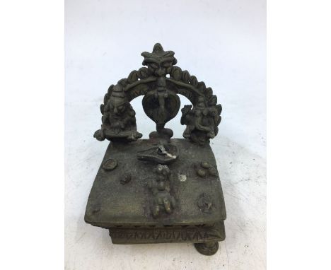 A small Indian bronze figural group of deities. H:7.6cm (a/f)