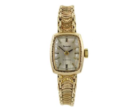 Accurist gold ladies manual wind wristwatch on gold bracelet, hallmarked 9ct