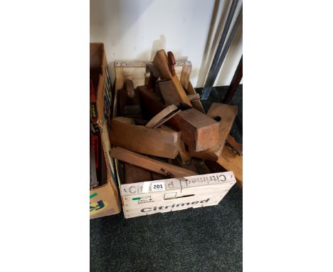BOX OF TOOLS 