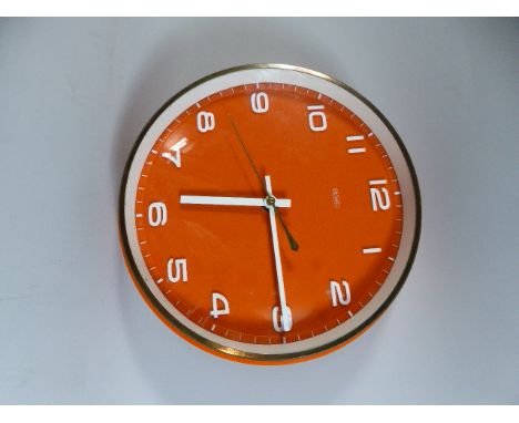 A Vintage Metamec Battery Operated Wall Clock 21cm Diameter 