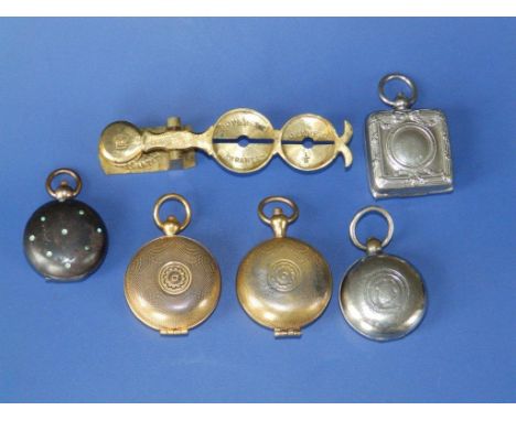 Sovereign scales and 14 sovereign holders/purses  (15)