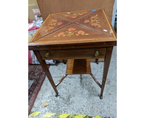 Edwardian inlaid mahogany envelope card table, floral inlaid decoration to the top, inset green baize, single frieze drawer, 