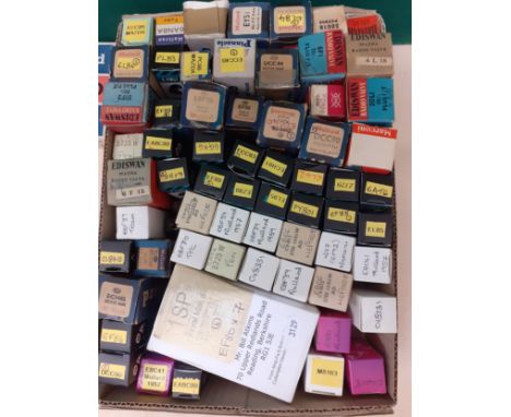 A quantity of vintage radio valves to include Pinnacle ECC40 valves, Mullard EF98 valves, Marconi EF92 valves and mixed loose
