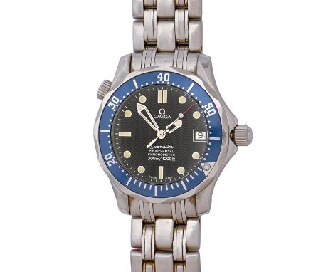 An Omega stainless steel wristwatch, Seamaster Professional Chronometer, 2002, Ref 25518000 No 80271131, 36mm diam, maker's b