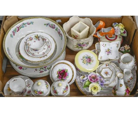 Miscellaneous ceramics, late 20th c, including a Royal Crown Derby Brittany pattern plate, Derby posies trinket dishes, etc, 