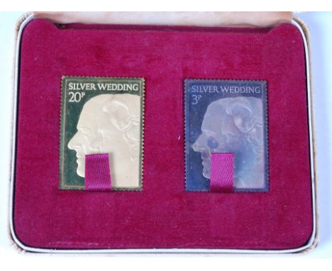 Great Britain, cased 1972 Royal Silver Wedding stamp replicas, 22ct gold 20 pence stamp and sterling silver 3 pence stamp  Co