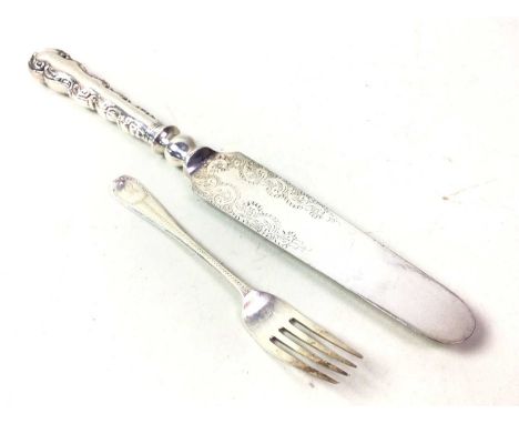 SILVER CAKE KNIFE, ALONG WITH OTHER SILVER ITEMS including a egg cupQty: 217g