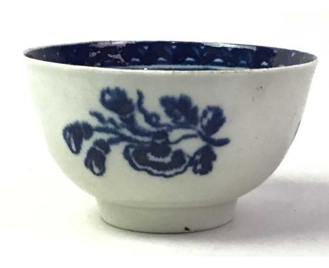 WORCESTER FIRST PERIOD BLUE AND WHITE BOWL, ALONG WITH FURTHER BLUE AND WHITE CERAMICS,  the Worcester bowl decorated with Pa