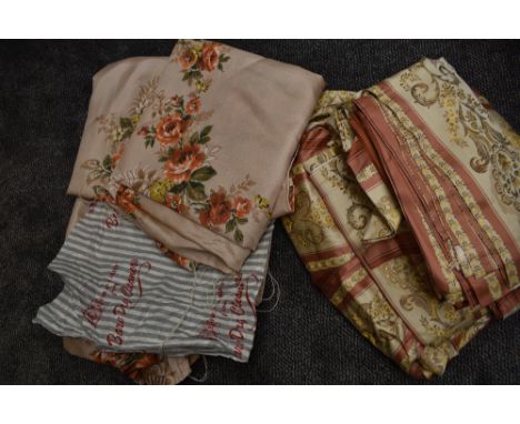 A good quantity of vintage curtains,around late 50s to 60s.