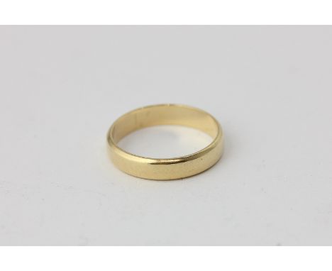 An 18ct yellow gold wedding ring, 3.2g