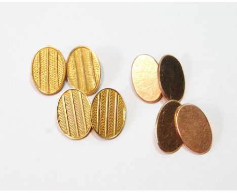 Pair of 9ct gold cufflinks, engine turned ovals, and another pair, plain, 1901 and 1914, 16.7g.
